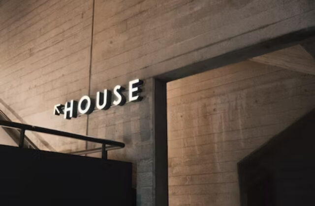 design a signage